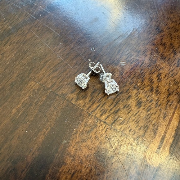 1.49 tcw round lab grown diamond studs - Picture 7 of 8